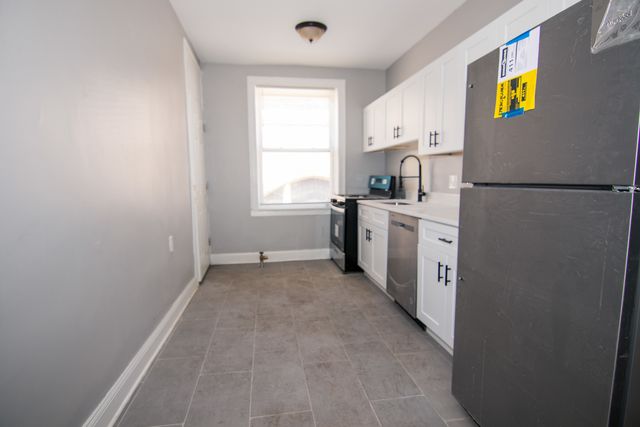 7610 S Saginaw Avenue 1B, Chicago, IL 60649