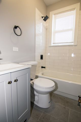 7610 S Saginaw Avenue 1B, Chicago, IL 60649