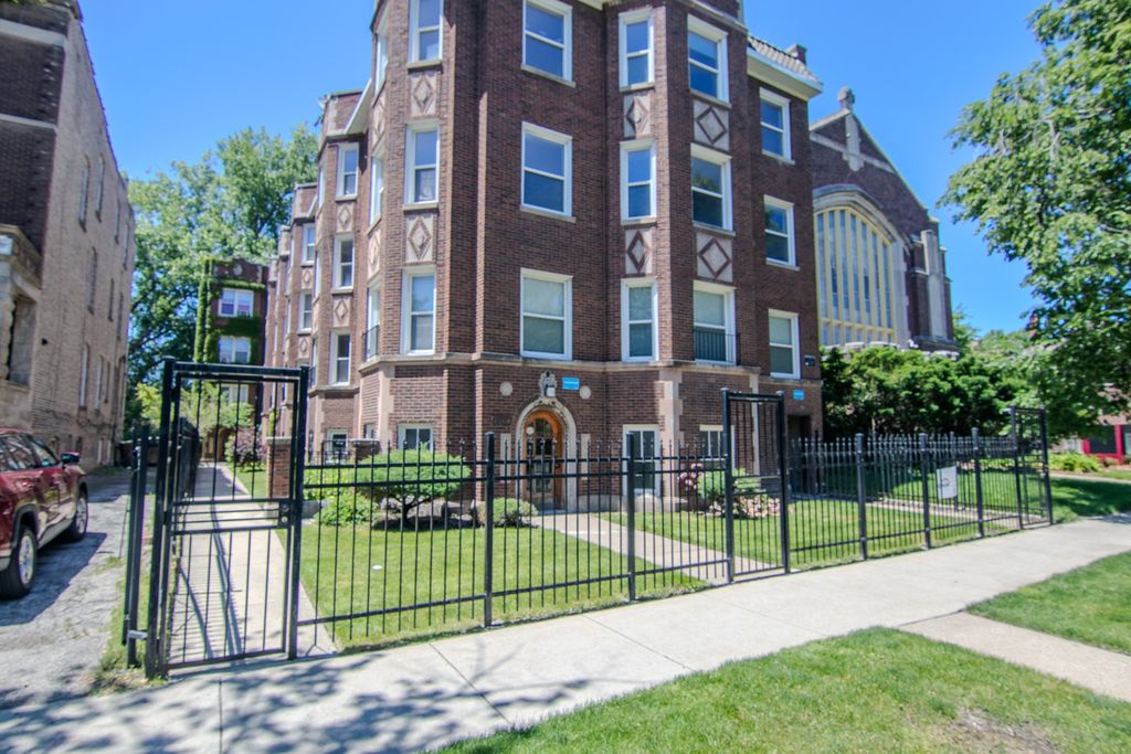 7610 S Saginaw Avenue 1B, Chicago, IL 60649