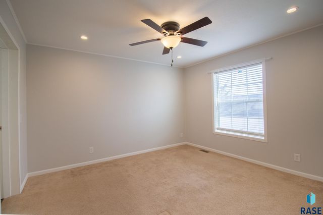 6208 W Misty Glen Pl Place, Sioux Falls, SD 57106