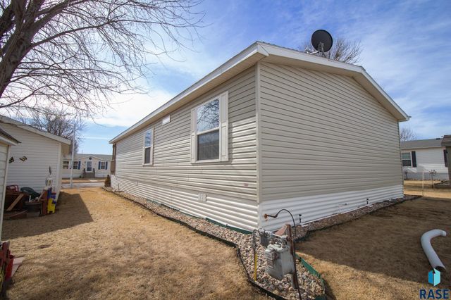 6208 W Misty Glen Pl Place, Sioux Falls, SD 57106