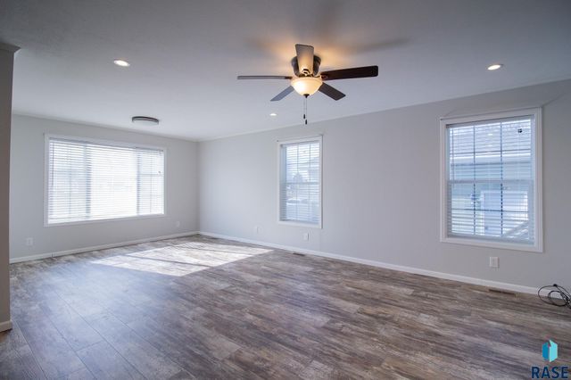 6208 W Misty Glen Pl Place, Sioux Falls, SD 57106