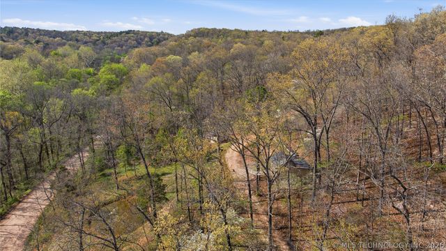 22000 E 660 Road, Tahlequah, OK 74464