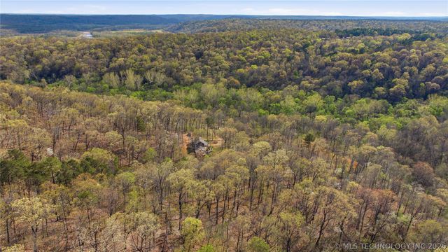 22000 E 660 Road, Tahlequah, OK 74464