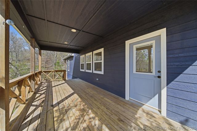 22000 E 660 Road, Tahlequah, OK 74464