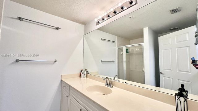 2727 Anzio Ct 106, Palm Beach Gardens, FL 33410