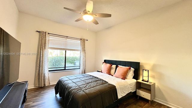 2727 Anzio Ct 106, Palm Beach Gardens, FL 33410