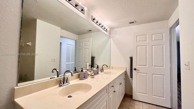 2727 Anzio Ct 106, Palm Beach Gardens, FL 33410