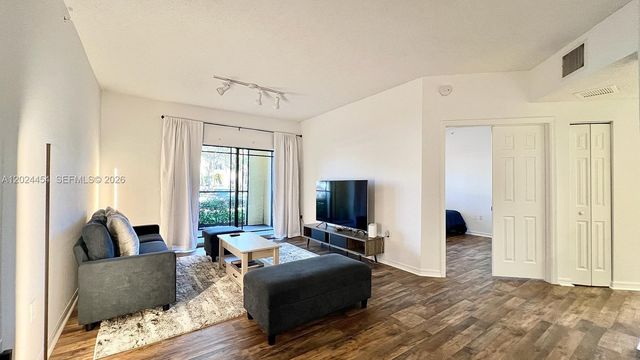 2727 Anzio Ct 106, Palm Beach Gardens, FL 33410