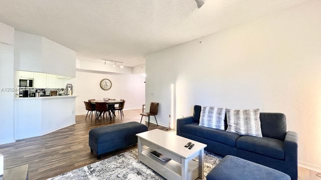 2727 Anzio Ct 106, Palm Beach Gardens, FL 33410