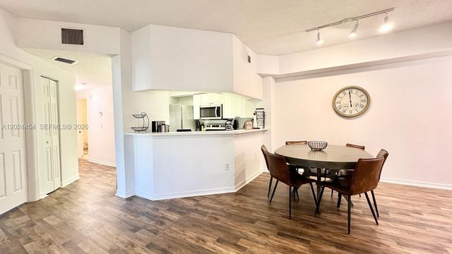 2727 Anzio Ct 106, Palm Beach Gardens, FL 33410