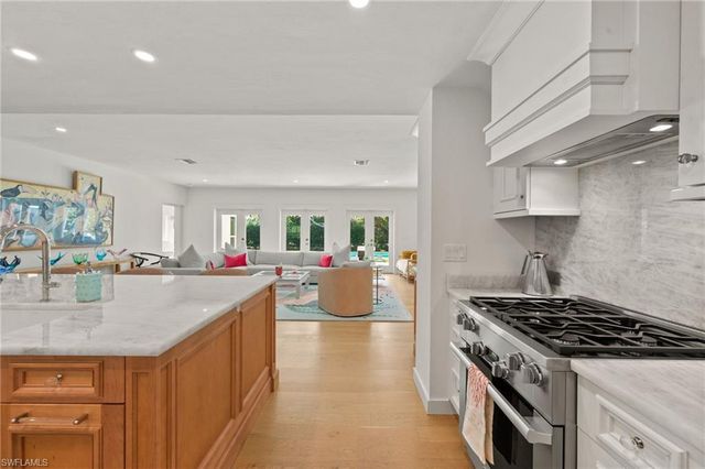 1949 ALAMANDA DR, Naples, FL 34102