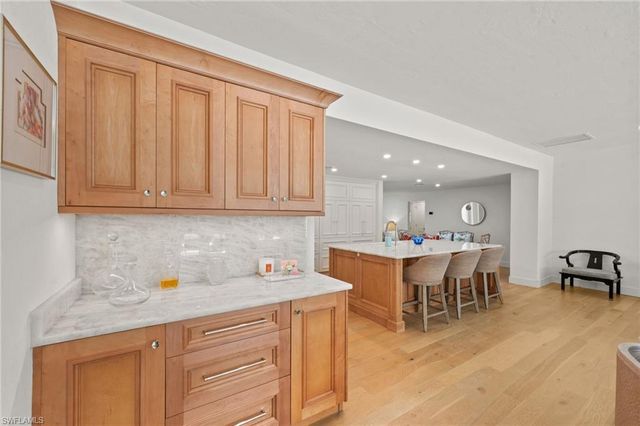 1949 ALAMANDA DR, Naples, FL 34102