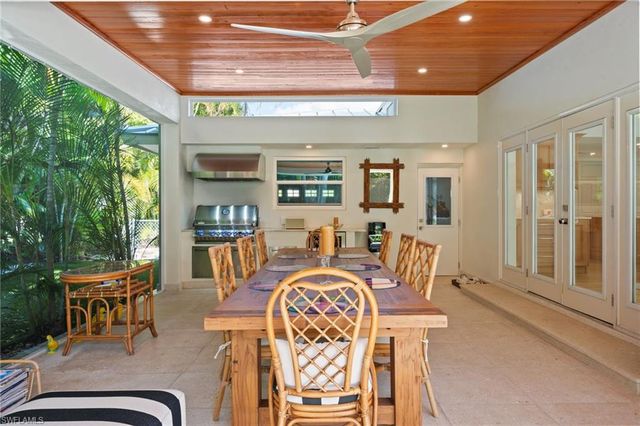 1949 ALAMANDA DR, Naples, FL 34102