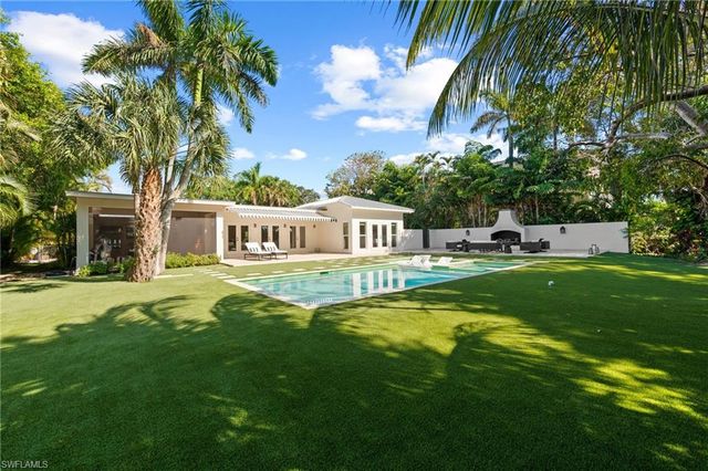 1949 ALAMANDA DR, Naples, FL 34102