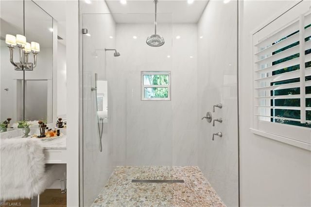 1949 ALAMANDA DR, Naples, FL 34102