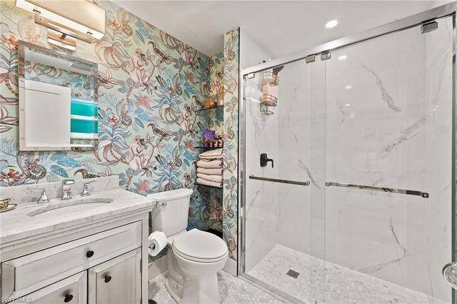 1949 ALAMANDA DR, Naples, FL 34102