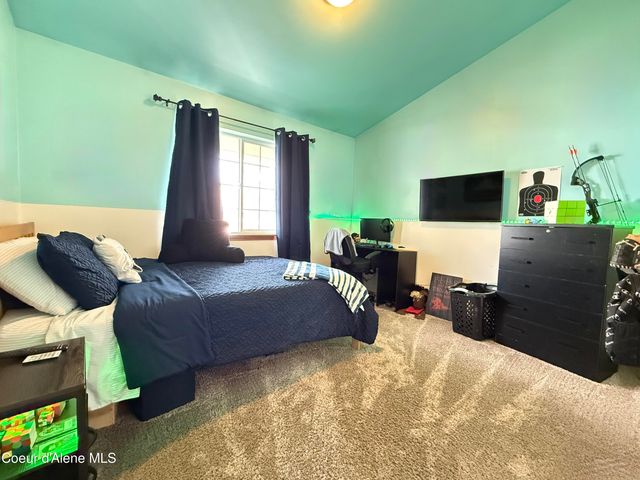 1190 W Palouse DR, Post Falls, ID 83854