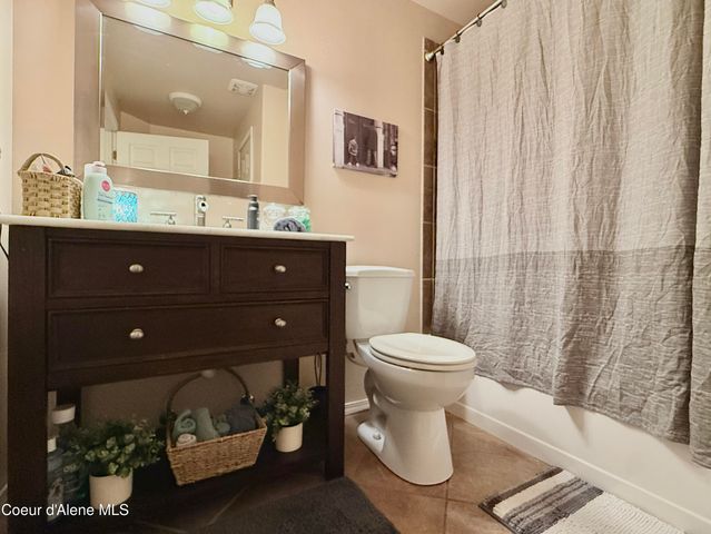 1190 W Palouse DR, Post Falls, ID 83854