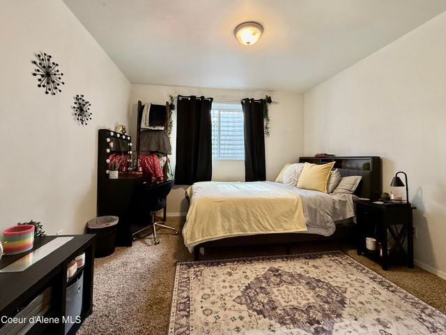 1190 W Palouse DR, Post Falls, ID 83854