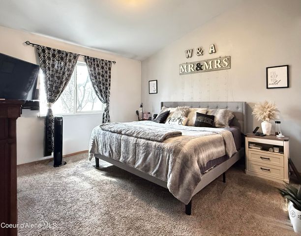 1190 W Palouse DR, Post Falls, ID 83854