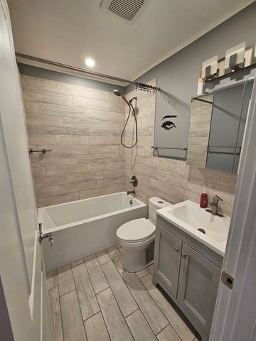 5358 N Cumberland Avenue 413, Chicago, IL 60656