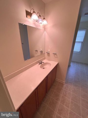 608 W 9TH ST, Wilmington, DE 19801