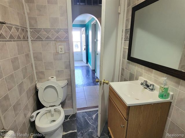 8300 Continental Avenue, Warren, MI 48089