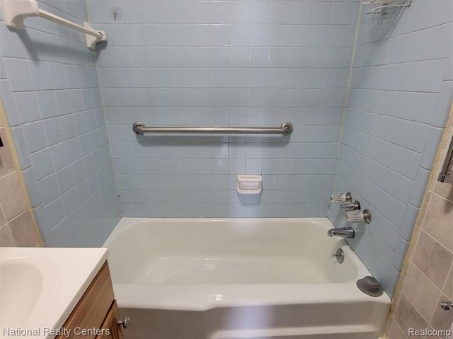 8300 Continental Avenue, Warren, MI 48089