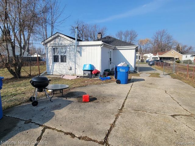 8300 Continental Avenue, Warren, MI 48089