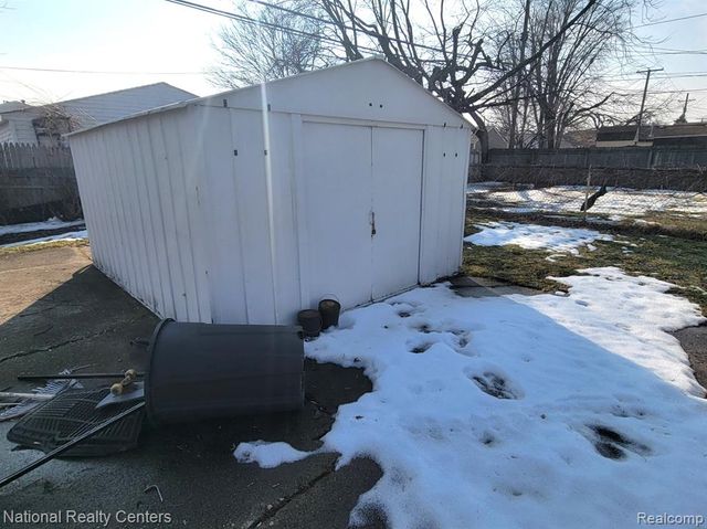 8300 Continental Avenue, Warren, MI 48089