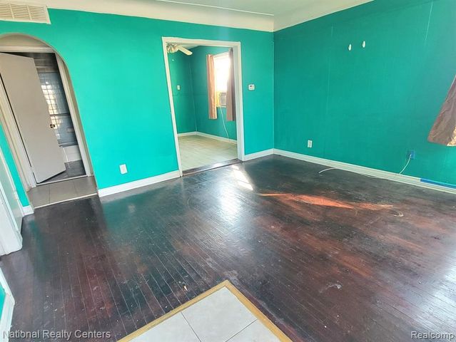 8300 Continental Avenue, Warren, MI 48089