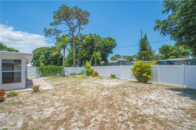 7590 58th Court, Vero Beach, FL 32967
