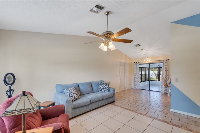 7590 58th Court, Vero Beach, FL 32967