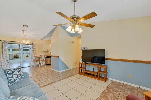 7590 58th Court, Vero Beach, FL 32967
