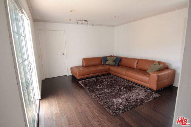 8111 Westlawn Avenue, Los Angeles, CA 90045