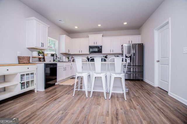 512 Silver Leaf Parkway, Bremen, GA 30110