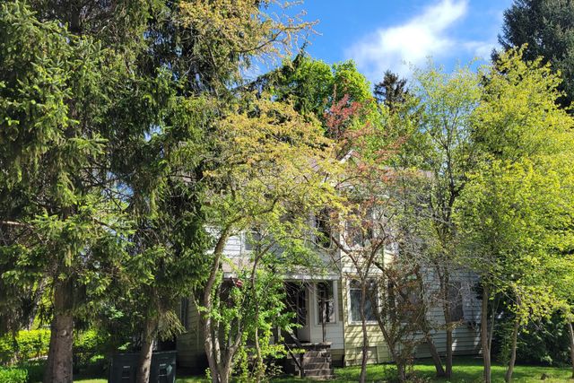 157 S Greenwich Street, Valparaiso, IN 46383