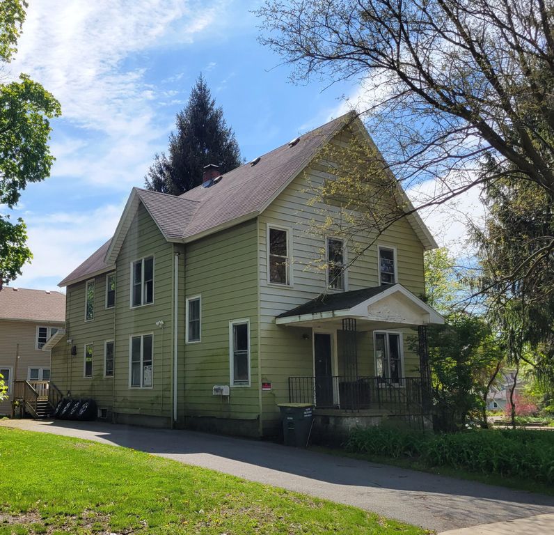 157 S Greenwich Street, Valparaiso, IN 46383