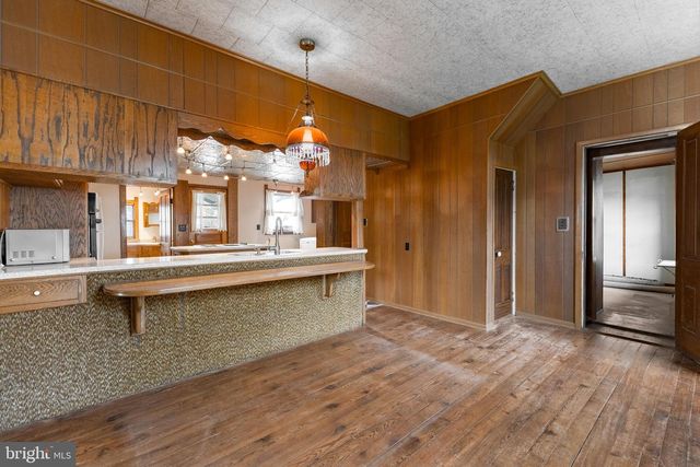 337 S MAIN ST, Pleasant Gap, PA 16823