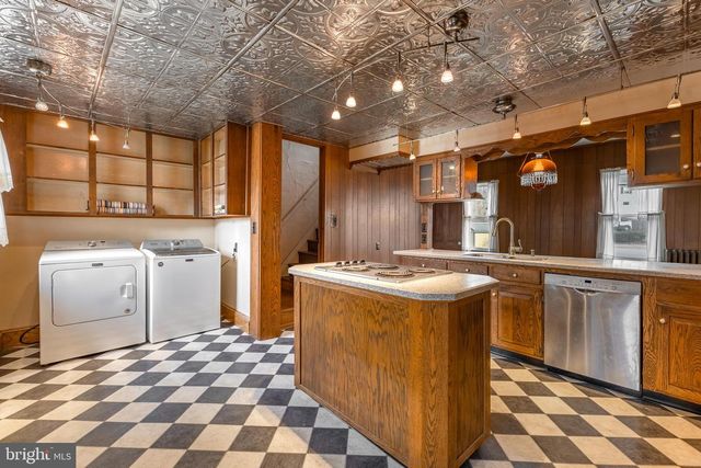 337 S MAIN ST, Pleasant Gap, PA 16823