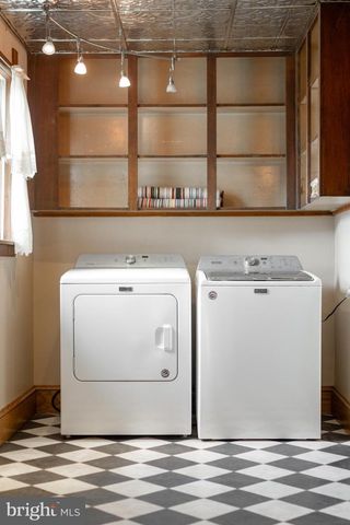 337 S MAIN ST, Pleasant Gap, PA 16823