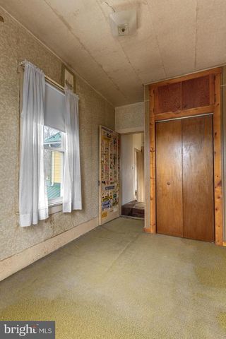 337 S MAIN ST, Pleasant Gap, PA 16823