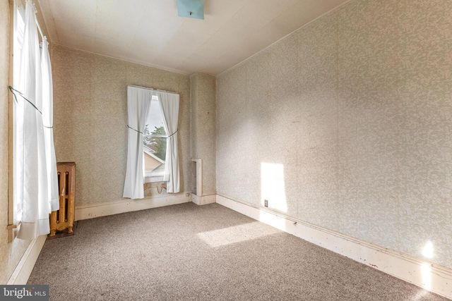 337 S MAIN ST, Pleasant Gap, PA 16823