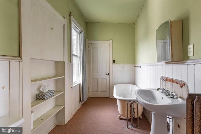 337 S MAIN ST, Pleasant Gap, PA 16823