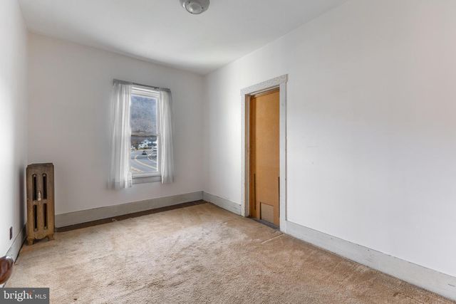 337 S MAIN ST, Pleasant Gap, PA 16823