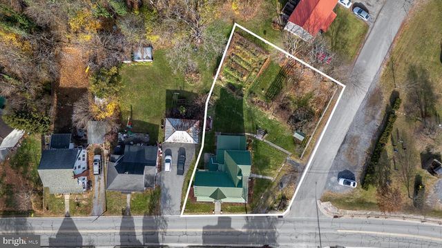 337 S MAIN ST, Pleasant Gap, PA 16823