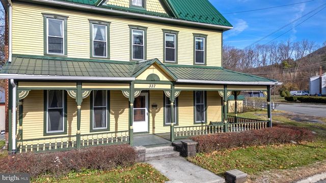 337 S MAIN ST, Pleasant Gap, PA 16823