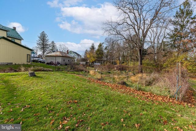 337 S MAIN ST, Pleasant Gap, PA 16823