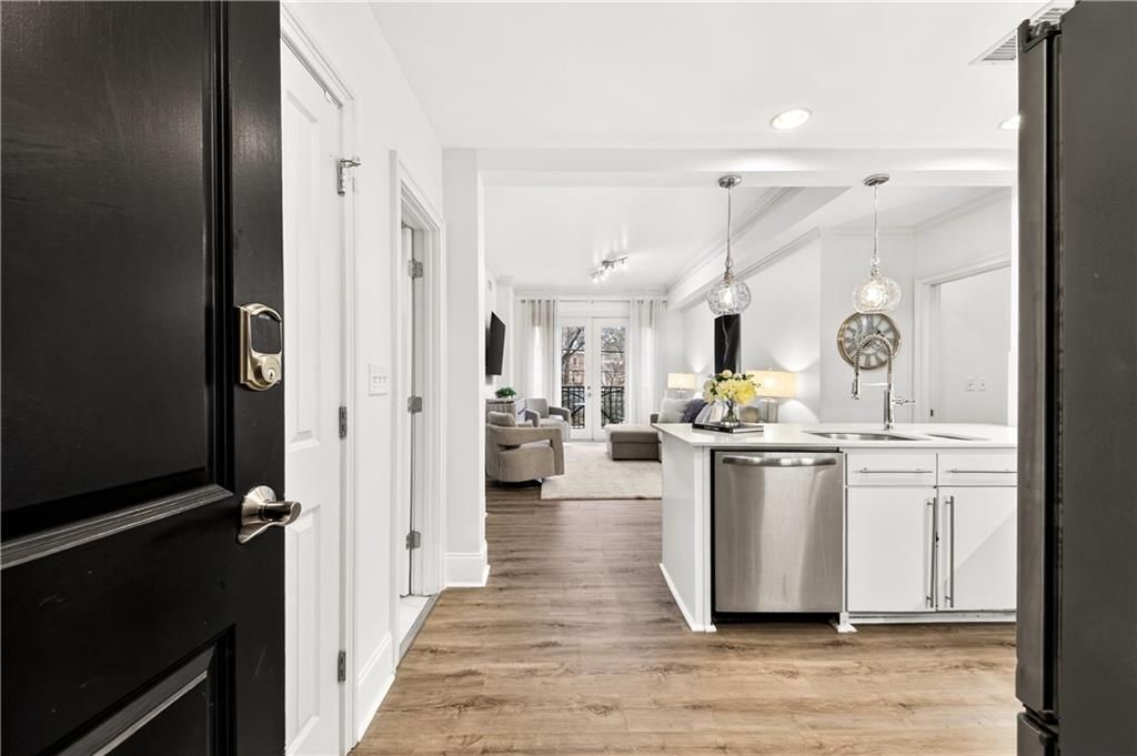 2255 Peachtree NE Road 323, Atlanta, GA 30309